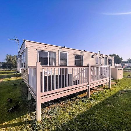 6 Berth Caravan For Hire By The Beach In Heacham, Norfolk Ref 21038C Экстерьер фото