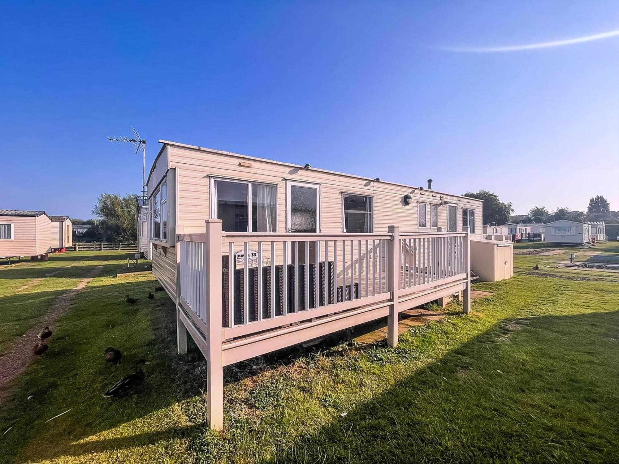 6 Berth Caravan For Hire By The Beach In Heacham, Norfolk Ref 21038C Экстерьер фото