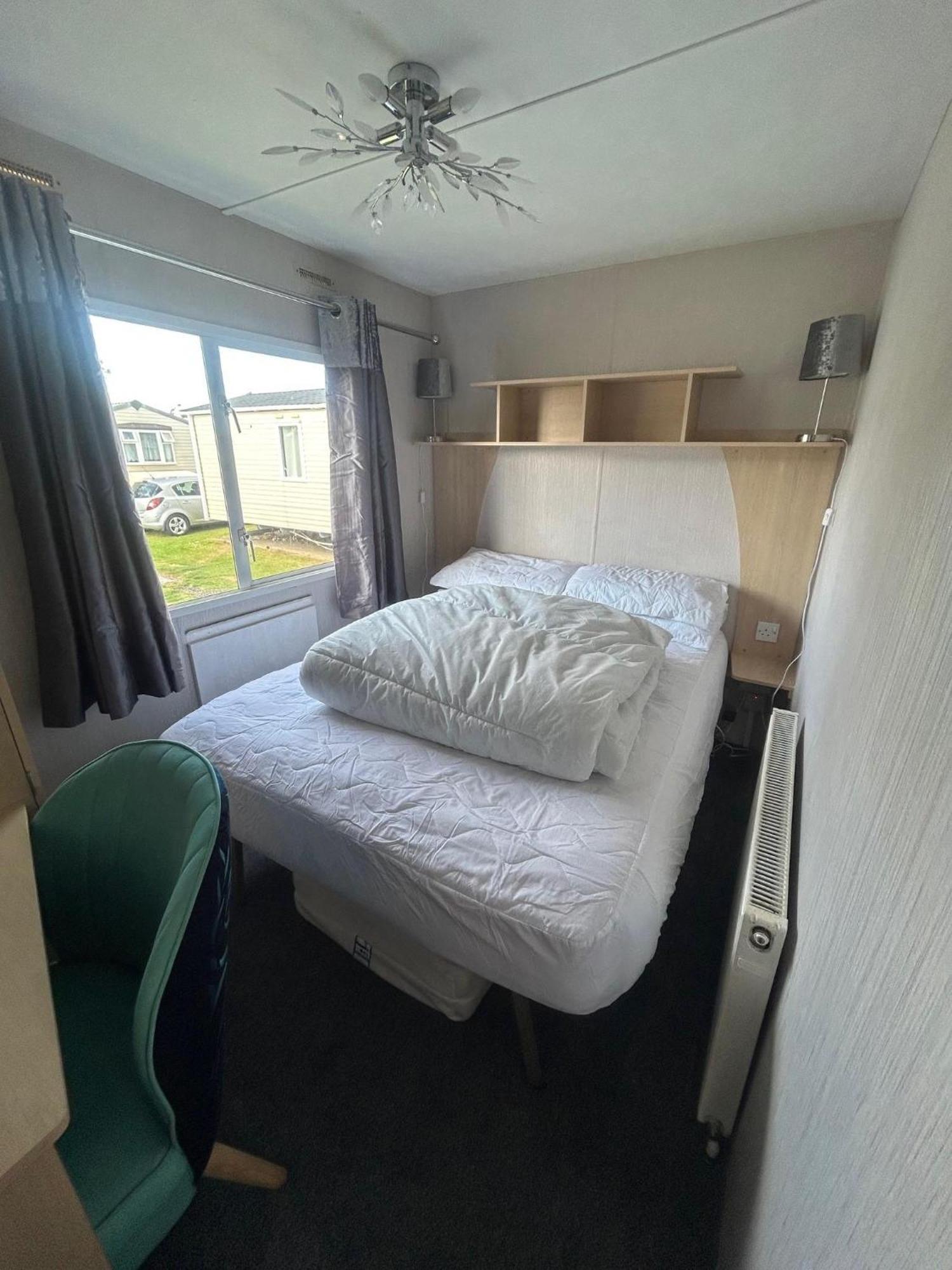 6 Berth Caravan For Hire By The Beach In Heacham, Norfolk Ref 21038C Экстерьер фото