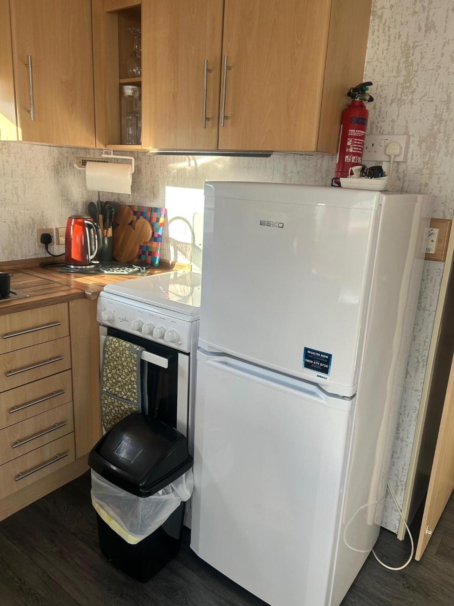 6 Berth Caravan For Hire By The Beach In Heacham, Norfolk Ref 21038C Экстерьер фото